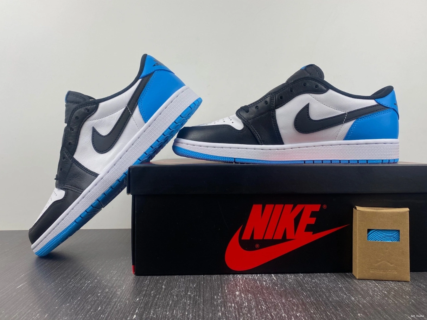 Retro - CZ0790-104 1 Low OG UNC Jordan 0424